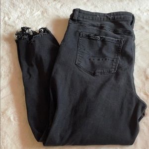 American Eagle distressed black jegging